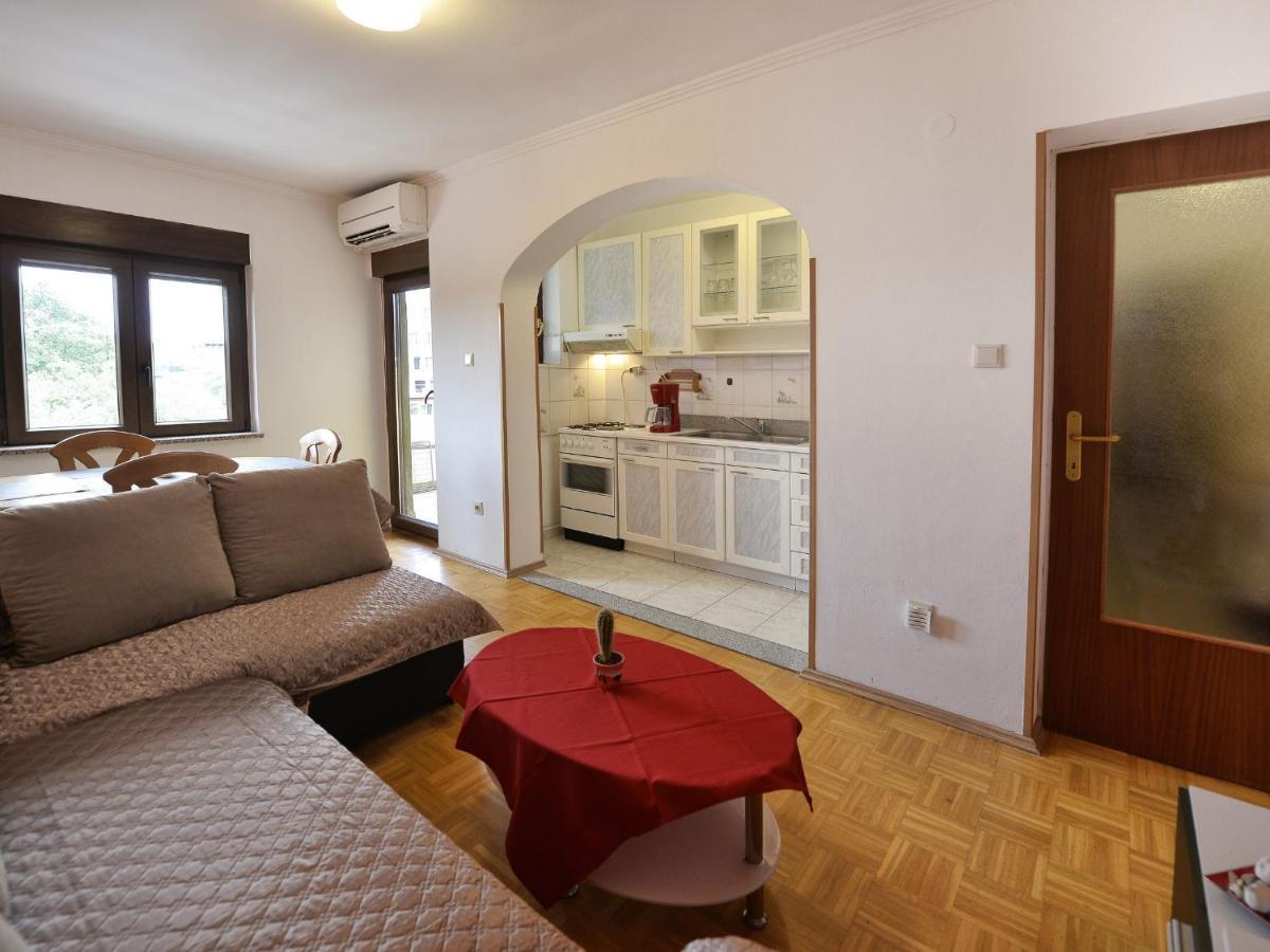 Apartman Kuki Πόρετς Εξωτερικό φωτογραφία